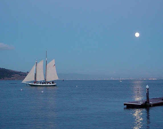 'Gaslight', In Full Moon